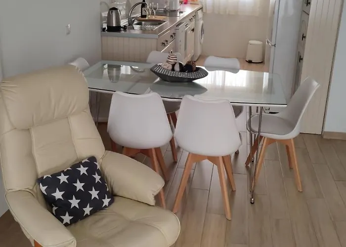 Cervantes Apartment *